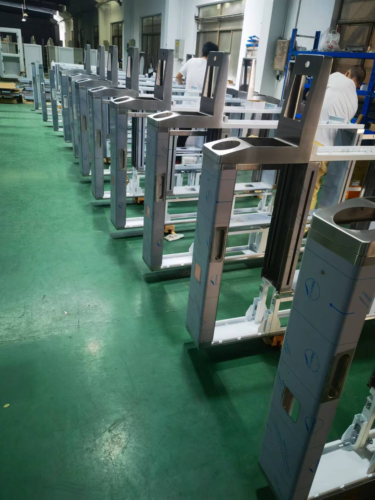 人脸识别闸机钣金外壳加工 - 量维钣金钣金工艺视频