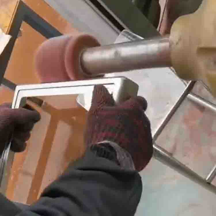 不锈钢焊接打磨拉丝 - 量维钣金钣金工艺视频