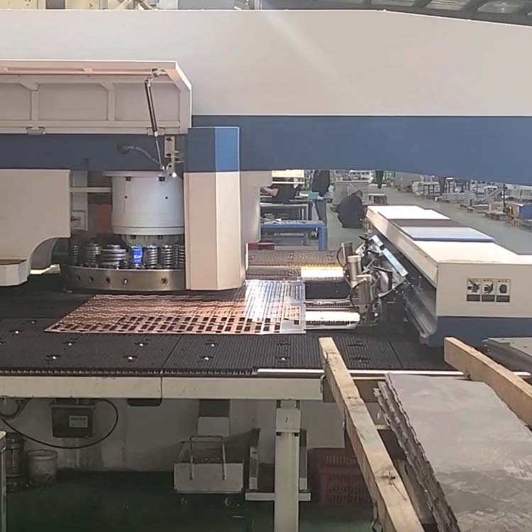 数控冲床加工工艺 - 量维钣金钣金工艺视频