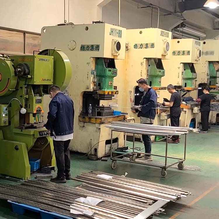 钣金冲压加工工艺 - 量维钣金钣金工艺视频